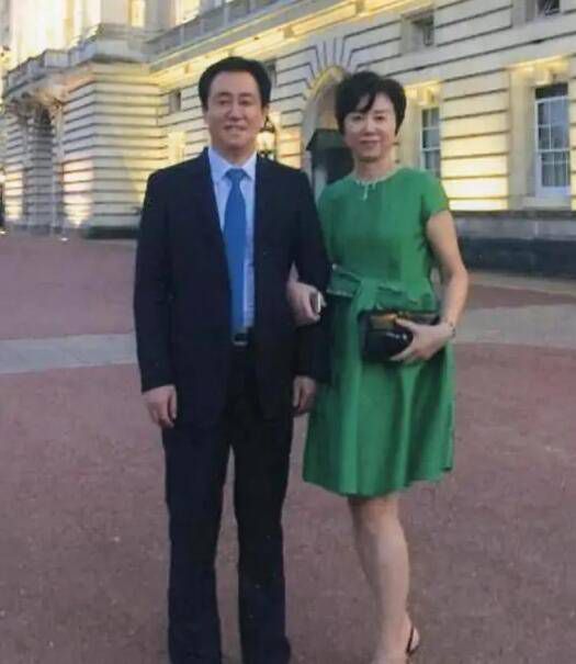 在伊朗新电影和中国新生代电影的创作过程中，意大利新现实主义和法国新浪潮的影响不容小觑。